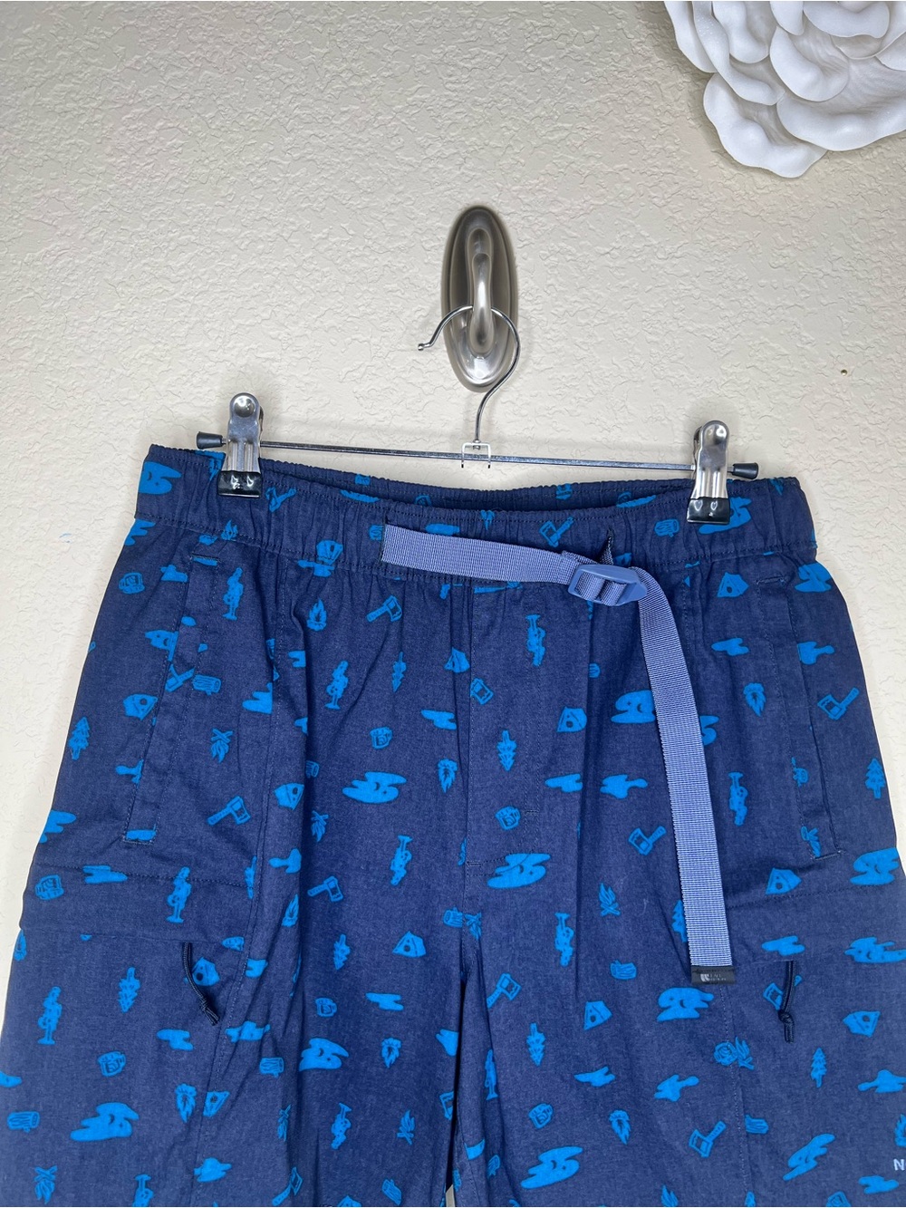 The North Face Class V Belted Shorts FlashDry Camp Print Blue NWT Size Small - Picture 3 of 13